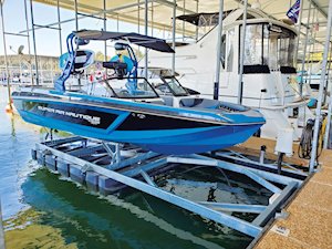 Floating Boat Lift Models: Boat Hoist Series | HydroHoist