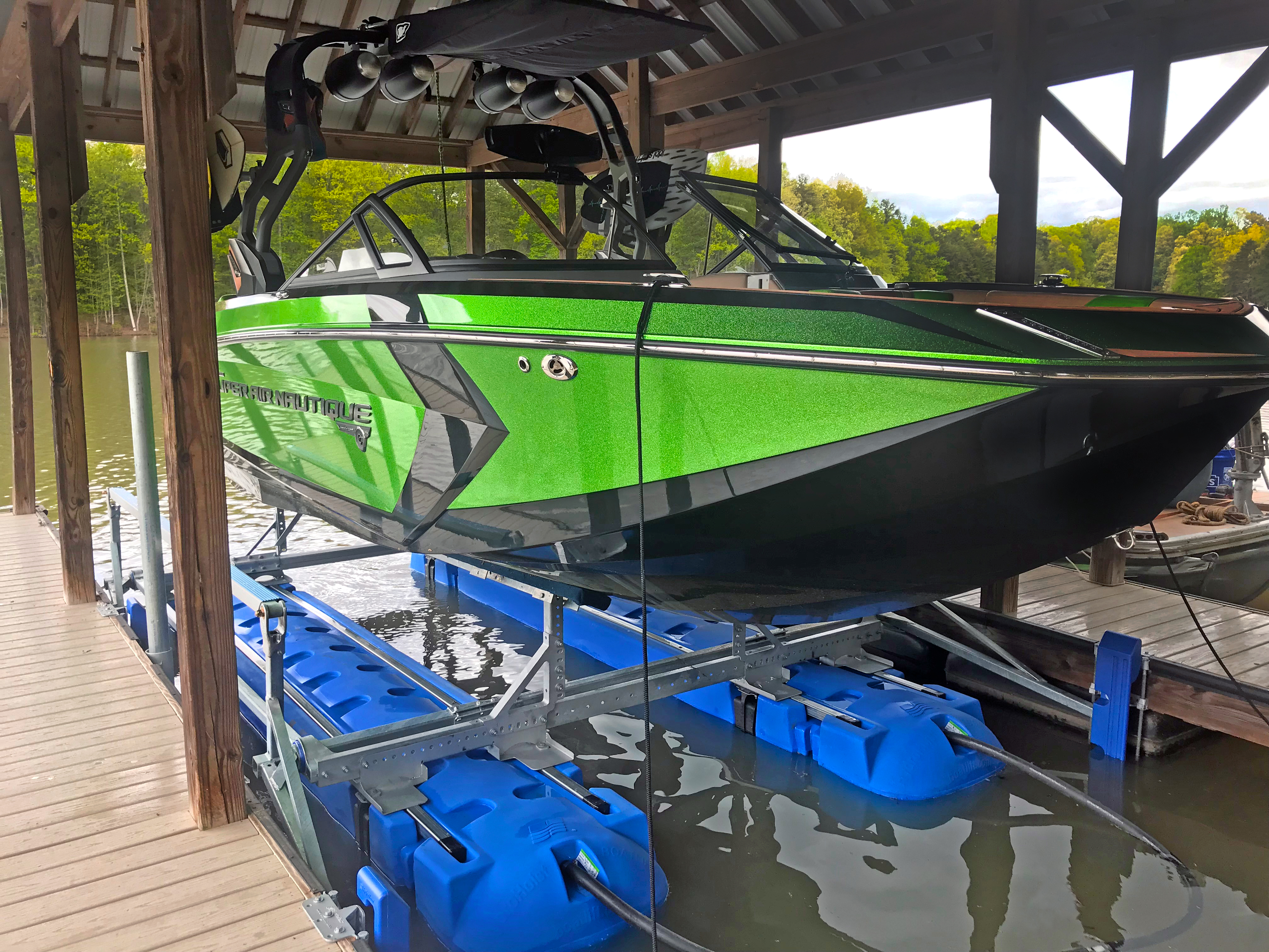 HydroHoist Boat Lifts ULtraLift Tow Boat